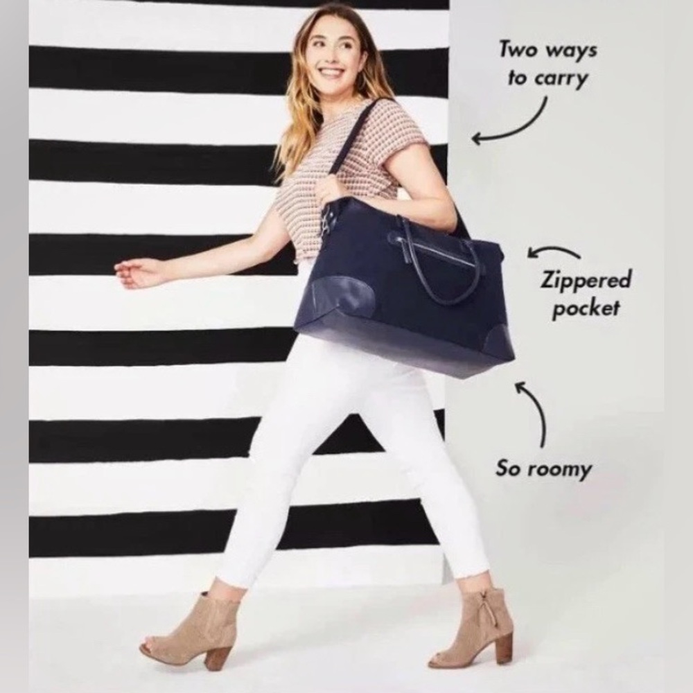 NWT DSW Navy Blue Felt Weekender Bag